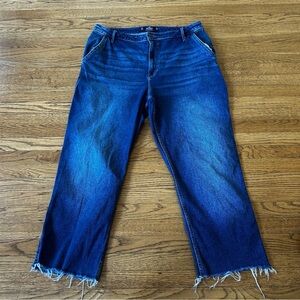 Hollister High-Rise Cropped Straight Jeans in Dark Blue Denim